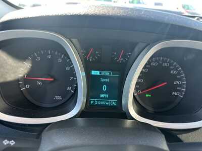 2015 Chevrolet Equinox, $2500. Photo 4