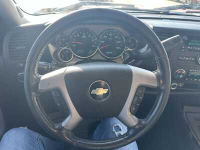 2011 Chevrolet 1500 Ext Cab, $5500. Photo 5