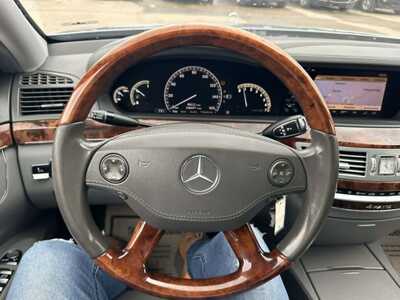 2008 Mercedes-Benz S-Class, $8500. Photo 5