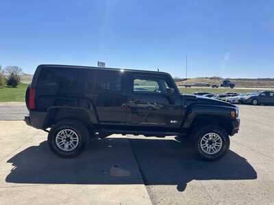 2009 Hummer H3, $3999. Photo 10
