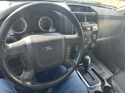 2009 Ford Escape, $2600. Photo 11