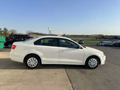 2012 Volkswagen Jetta, $2700. Photo 10