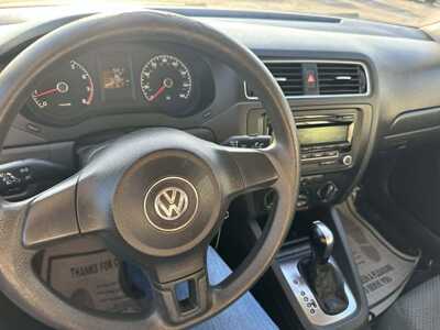 2012 Volkswagen Jetta, $2700. Photo 11