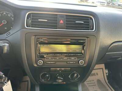 2012 Volkswagen Jetta, $2700. Photo 12