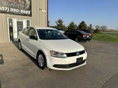 2012 Volkswagen Jetta, $2700. Photo 3