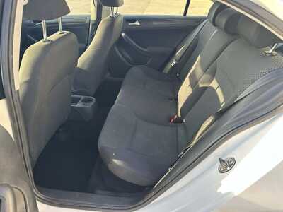 2012 Volkswagen Jetta, $2700. Photo 8