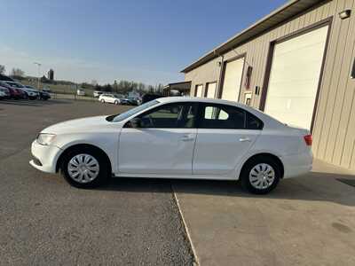 2012 Volkswagen Jetta, $2700. Photo 9