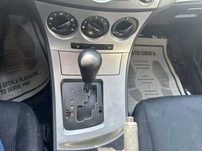 2011 Mazda Mazda3, $999. Photo 6