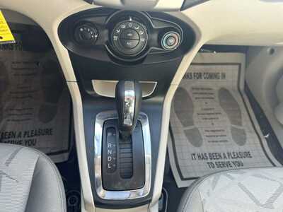 2012 Ford Fiesta, $3400. Photo 6