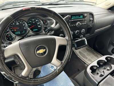 2010 Chevrolet 1500 Crew Cab, $4999. Photo 11