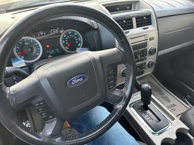 2011 Ford Escape, $2800. Photo 11
