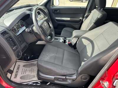 2011 Ford Escape, $2500. Photo 7