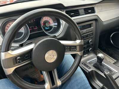 2011 Ford Mustang, $6500. Photo 11