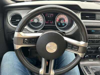 2011 Ford Mustang, $6500. Photo 5
