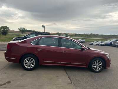 2016 Volkswagen Passat, $4999. Photo 11