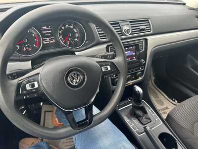 2016 Volkswagen Passat, $4999. Photo 12