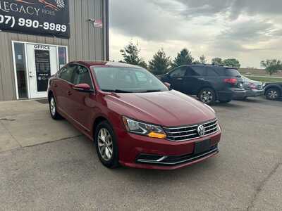 2016 Volkswagen Passat, $4999. Photo 3
