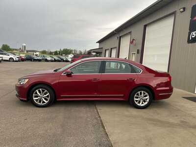 2016 Volkswagen Passat, $4999. Photo 10