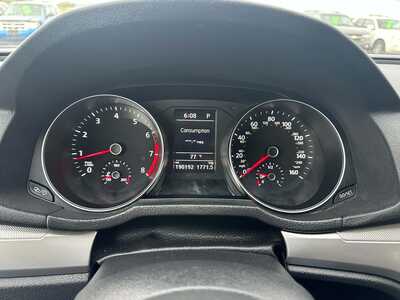 2016 Volkswagen Passat, $4999. Photo 4