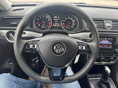 2016 Volkswagen Passat, $4999. Photo 5