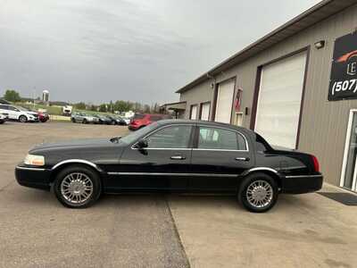 2007 Lincoln Town Car, $2200. Photo 7