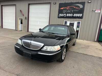 2007 Lincoln Town Car, $2200. Photo 1