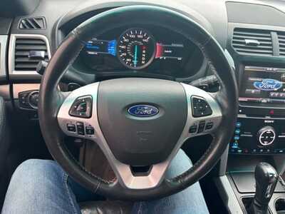 2014 Ford Explorer, $3999. Photo 5