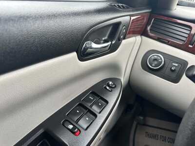 2008 Chevrolet Impala, $3999. Photo 12
