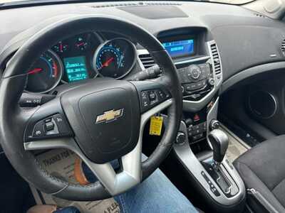 2012 Chevrolet Cruze, $3600. Photo 11