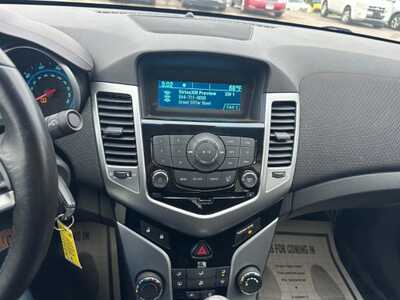 2012 Chevrolet Cruze, $3600. Photo 12