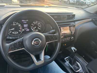 2018 Nissan Rogue, $4999. Photo 12