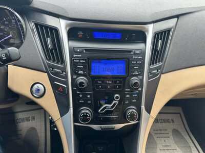 2012 Hyundai Sonata, $4600. Photo 12