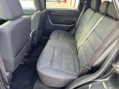 2011 Ford Escape, $2800. Photo 8