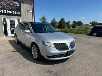 2013 Lincoln MKT, $4999. Photo 3