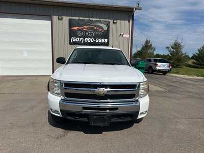 2011 Chevrolet 1500 Crew Cab, $4500. Photo 2