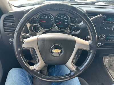 2011 Chevrolet 1500 Crew Cab, $4500. Photo 5