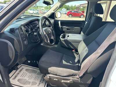 2011 Chevrolet 1500 Crew Cab, $4500. Photo 6