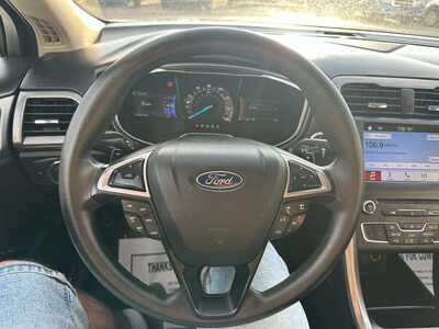 2017 Ford Fusion, $5999. Photo 5