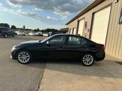 2017 BMW 3 Series, $7999. Photo 10