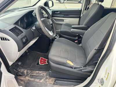 2009 Dodge Caravan, Grand, $1900. Photo 6
