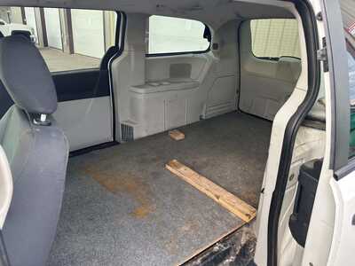 2009 Dodge Caravan, Grand, $1900. Photo 7
