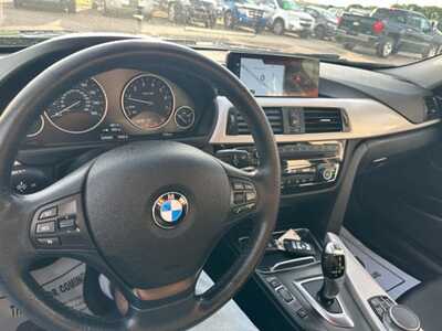2017 BMW 3 Series, $7999. Photo 12