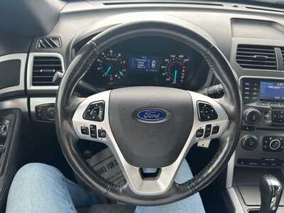 2012 Ford Explorer, $4999. Photo 5