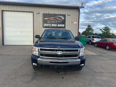 2011 Chevrolet 1500 Crew Cab, $5999. Photo 2