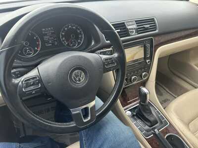 2013 Volkswagen Passat, $4999. Photo 12