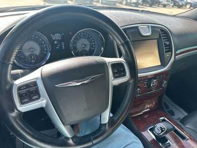 2014 Chrysler 300, $2600. Photo 11