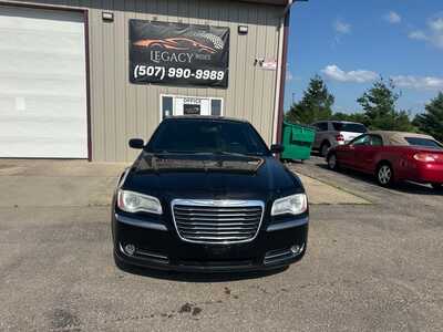 2014 Chrysler 300, $2600. Photo 2