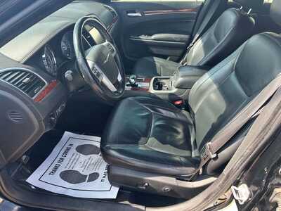 2014 Chrysler 300, $2600. Photo 7
