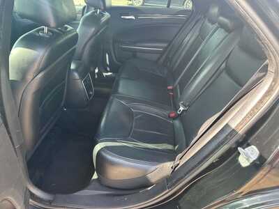 2014 Chrysler 300, $2600. Photo 8