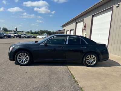 2014 Chrysler 300, $2600. Photo 9